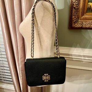 EUC Tory Burch Britten Pebble Grain Leather Flap Crossbody Bag Black Chain Strap